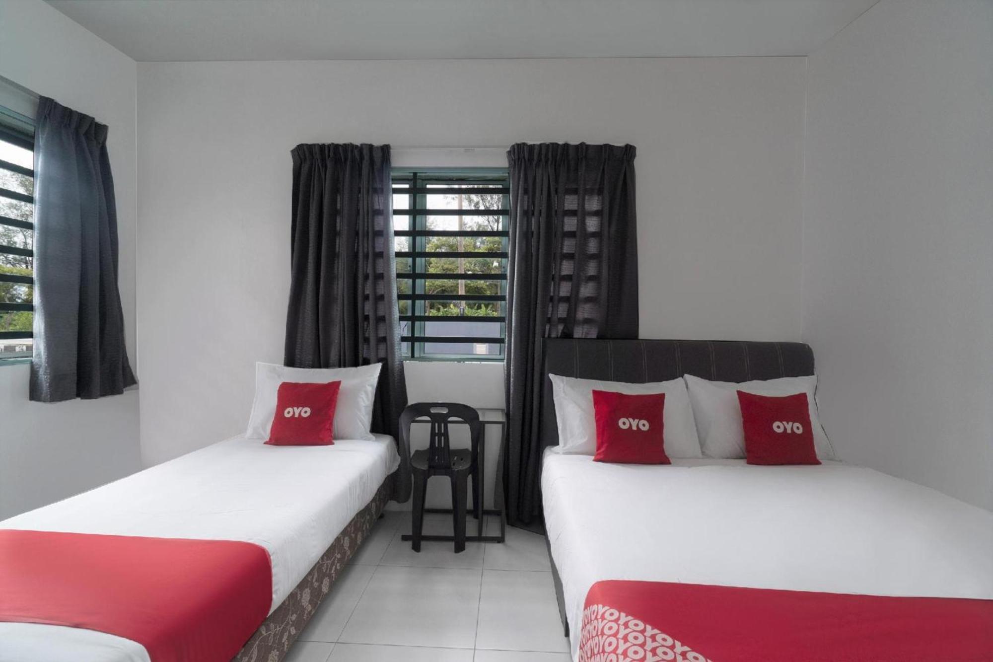 Oyo 91089 Motel Fasa 2B Seri Manjung Luaran gambar